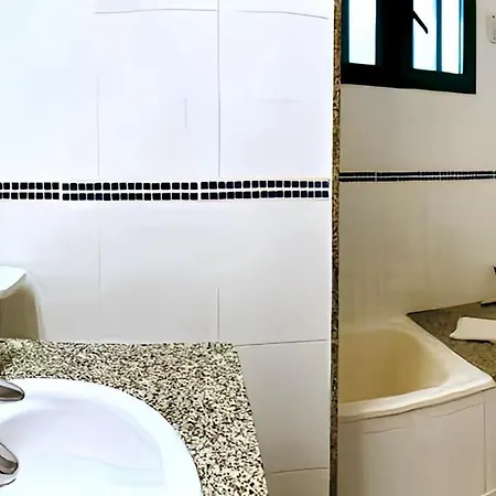Appartamento Florencia With Pool Wifi In Puerto Del Carmen, Lanzarote Tías